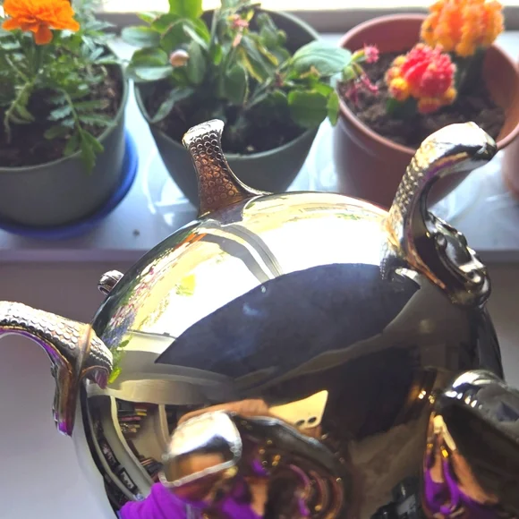 Silver Plated Teapot with Victorian Styled Designed Lid and Handle - Picture 7 of 8